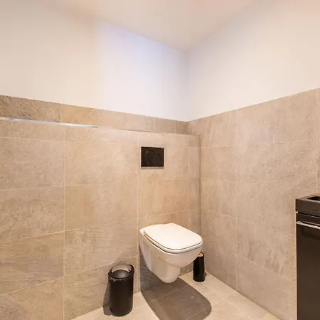 Alpine With And Pets