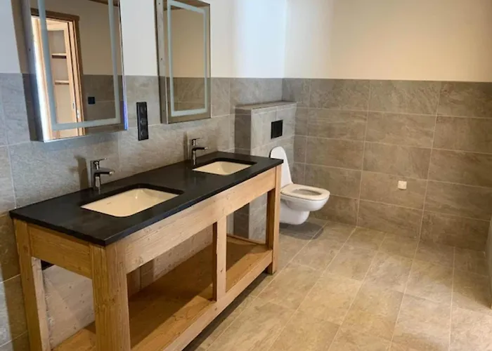 Alpine With And Pets