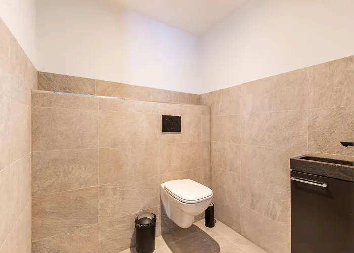 Alpine With And Pets