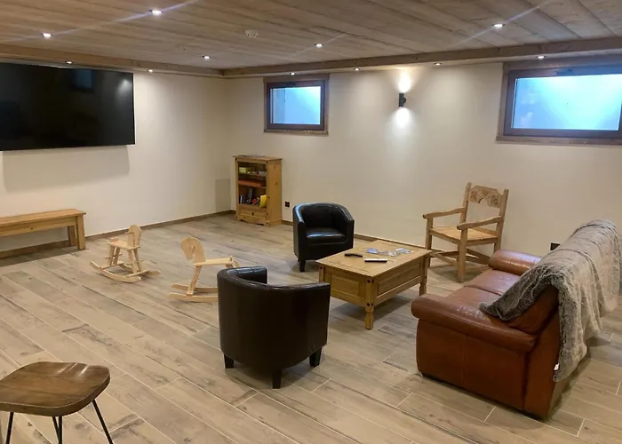 Alpine With And Pets La Plagne